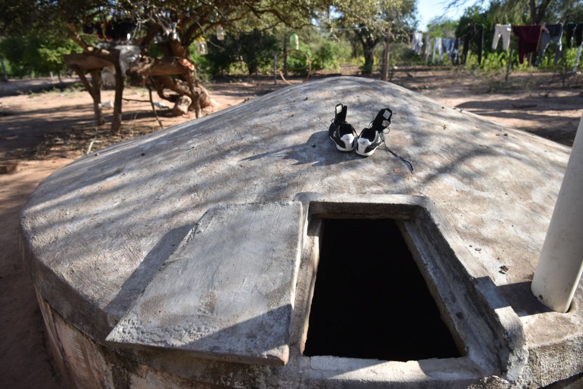 Así son las cisternas que utilizan los pobladores para reunir agua.