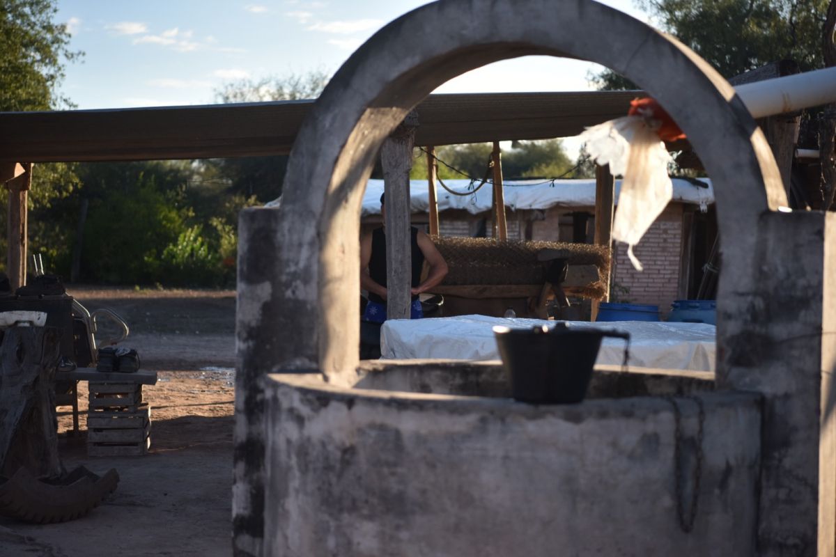 La casa de Emil todavía tiene un aljibe que es fundamental para recolectar el agua de lluvia.