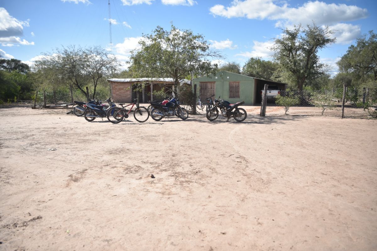 En la casa verde existe un bar donde los habitantes de Piruaj Bajo observaron el partido.