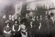 Recuerdos fotográficos: 1909. El autor de “Parábola” y Lola Mora se encuentran en Roma
