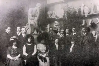 Recuerdos fotográficos: 1909. El autor de “Parábola” y Lola Mora se encuentran en Roma