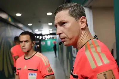Quién es István Kovács, el árbitro que dirigirá Argentina-Jordania y que llega con una polémica de Champions League