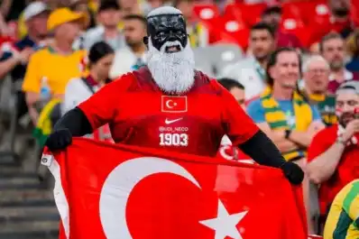 Quién es Udi Neco, el misterioso hincha de Turquía que se volvió viral en el Mundial 2026 por su impactante apariencia