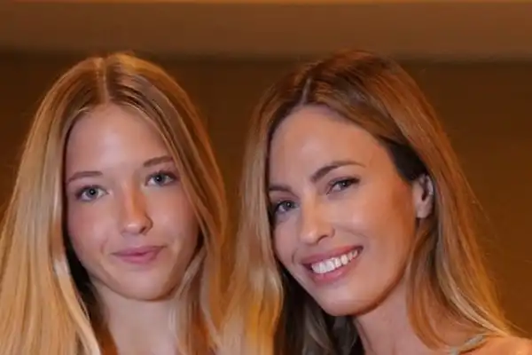 Flores, playa y un look de impacto: así celebró sus 17 años la hija de Rocío Guirao Díaz