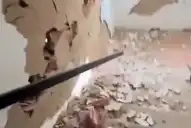 Terremoto en Venezuela: el impactante video de un hombre escapando del derrumbe piso por piso