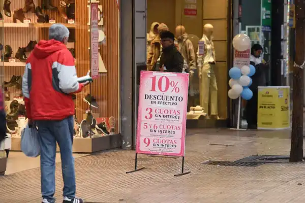 El comercio atenderá en horario especial el 3 de julio por el partido de Argentina