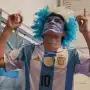 Llegó de Nueva Zelanda sin hablar español: ahora es hincha de Argentina y Boca