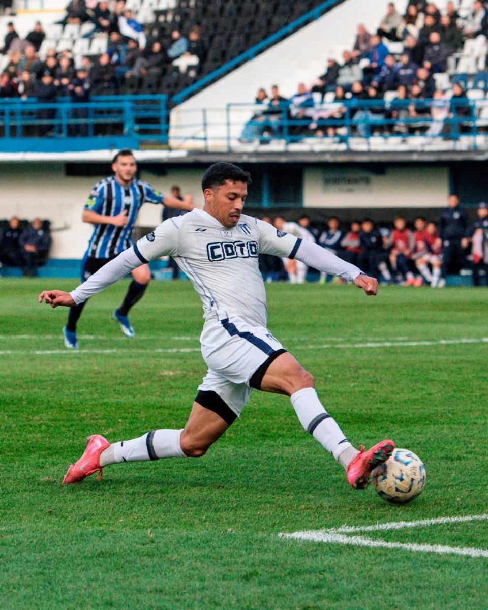 Álvaro Veliez.