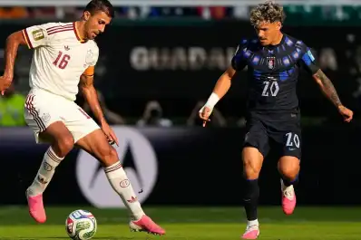Con poco, España venció a un Uruguay sin alma y lo eliminó