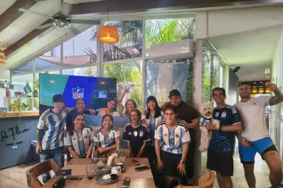 El restaurante de una tucumana se convirtió en el fan fest argentino de Guadalajara