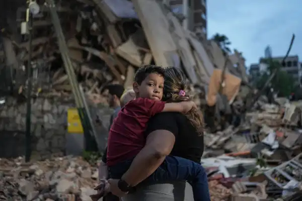 Tragedia por terremotos en Venezuela: niños solos y decenas de extranjeros muertos