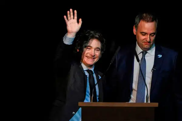 Milei recibe en Olivos a Manuel Adorni y define el futuro del jefe de Gabinete