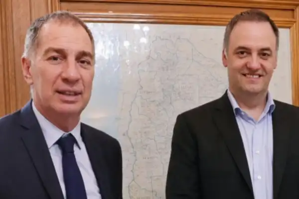 Tras la renuncia de Adorni, Santilli es el principal candidato para asumir la Jefatura de Gabinete