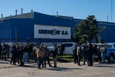 Despidos masivos en Unión Bat: cerró su planta de Gualeguaychú y más de 100 trabajadores quedaron sin empleo