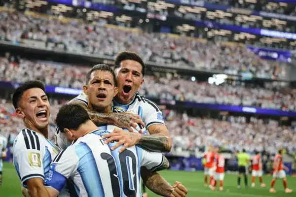Cartas al pie: entre Obdulio Varela y Lionel Messi