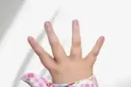 Chuparse el dedo: el mecanismo de control de estrés de los niños y cuándo preocuparse