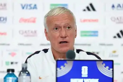 Didier Deschamps reapareció tras la muerte de su madre y dejó un fuerte mensaje antes de Francia-Suecia