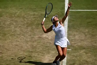 La única alegría en Londres: Solana Sierra debutó con un triunfazo en Wimbledon y salvó el día para el tenis argentino