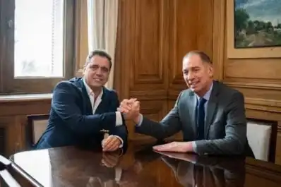 Lisandro Catalán felicitó a Diego Santilli tras su designación como nuevo jefe de Gabinete