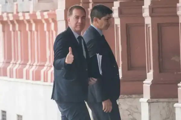 Santilli asume hoy y Milei redefine el vínculo con el Congreso