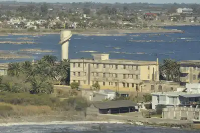 Pueblos fantasma: bajo el agua, mas no vencida, el renacer de Miramar de Ansenuza