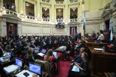 Pedidos de interpelación a Adorni: el Congreso quedó en suspenso