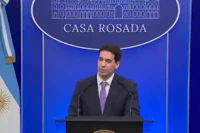 Adrián Ravier, sobre Manuel Adorni: “La opinión pública evidentemente no le creyó”