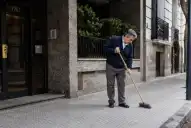 Cuánto cobra un encargado de edificio en agosto de 2026 y cuánto representa su sueldo en las expensas