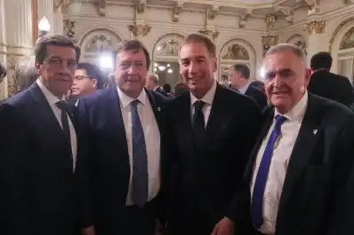 Santilli juró con el respaldo de los gobernadores