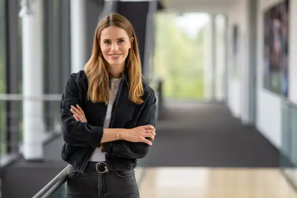 Mundial 2026: quién es Lili Engels, la presentadora de TV que incomodó al técnico de Alemania en plena conferencia