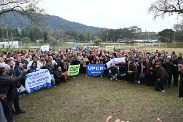 Osvaldo Jaldo y casi 100 gremios evaluaron la coyuntura económica y productiva de Tucumán