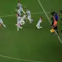 Cartas al pie: la ciencia del penal y el misterio del fútbol