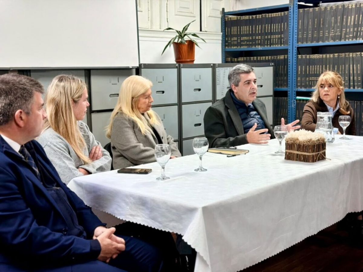 REUNIÓN DE PRESENTACIÓN. La fiscal de Estado, Pedicone, y el adjunto, Ferrazzano, encabezaron el encuentro junto a la directora de Empleo Público, Érica Grunauer. Foto de Prensa Fiscalía de Estado