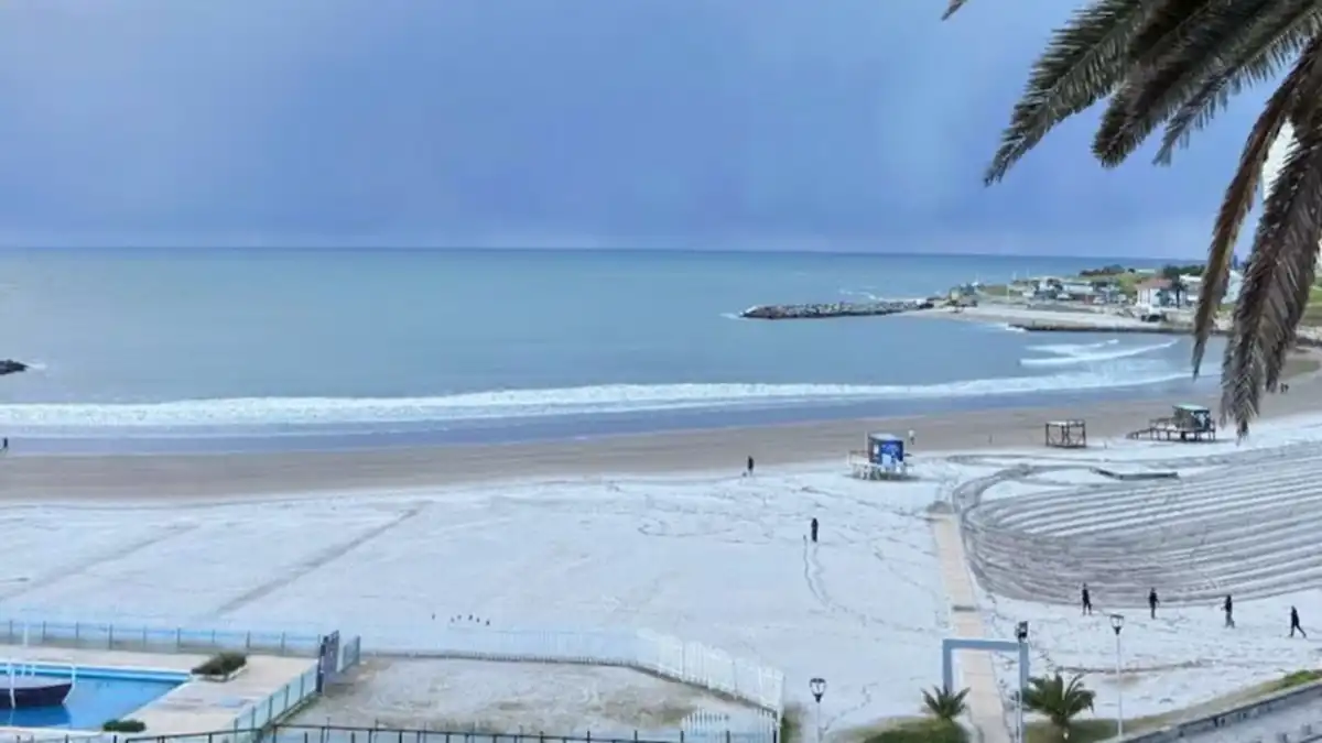 1200x675_un-paisaje-inusual-nevo-mar-plata-primera-vez-35-anos-1143759-112025.webp