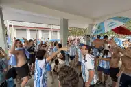 LA GACETA, en Miami: con asado y choripanes, miles de hinchas argentinos coparon North Beach en el banderazo