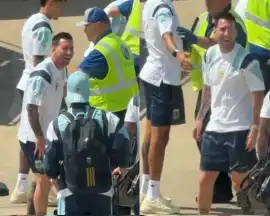 Messi no pudo contener la risa: el inesperado control de seguridad que vivió toda la Selección antes de viajar a Miami