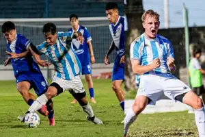 ¿Quiénes son los dos juveniles de Reserva que Falcioni subió a la Primera de Atlético Tucumán?