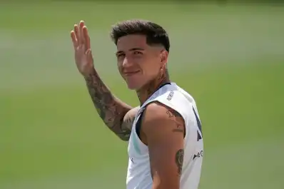 El representante de Enzo Fernández confirmó que analiza su salida del Chelsea y habló del interés del Real Madrid