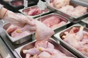 El año pasado, el consumo de pollos marcó un récord en el país