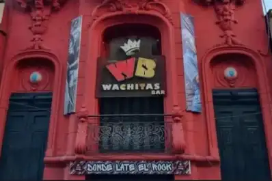 Allanaron el bar Wachitas, donde trabajaba una de las presuntas encubridoras del femicidio de Agostina Vega
