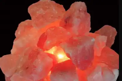 El mito de las lámparas de sal del Himalaya: el invento de los 80 que se volvió tendencia sin respaldo científico