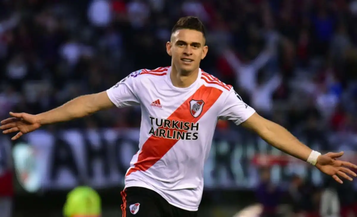River oficializó el regreso de Rafael Santos Borré: "El Comandante está en casa"