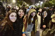 La lluvia y el frío no frenaron los festejos de los tucumanos por el triunfo de Argentina