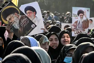 Conflicto en Medio Oriente: millones en Irán asisten al funeral del líder supremo Alí Jamenei