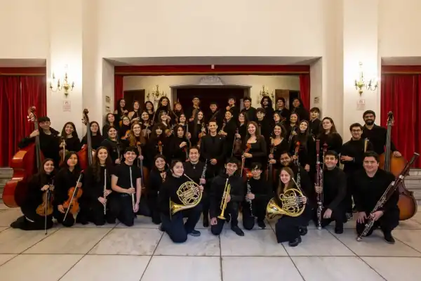 La Orquesta Juvenil de la UNT abre el Julio Cultural con su nuevo conductor