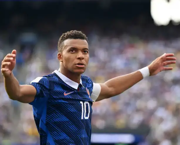 Con un penal de Mbappé, Francia ganó 1-0 y eliminó a Paraguay del Mundial