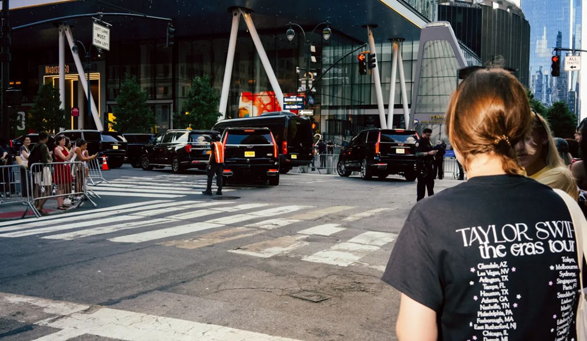 Furgonetas negras llegaron al Madison Square Garden. 
