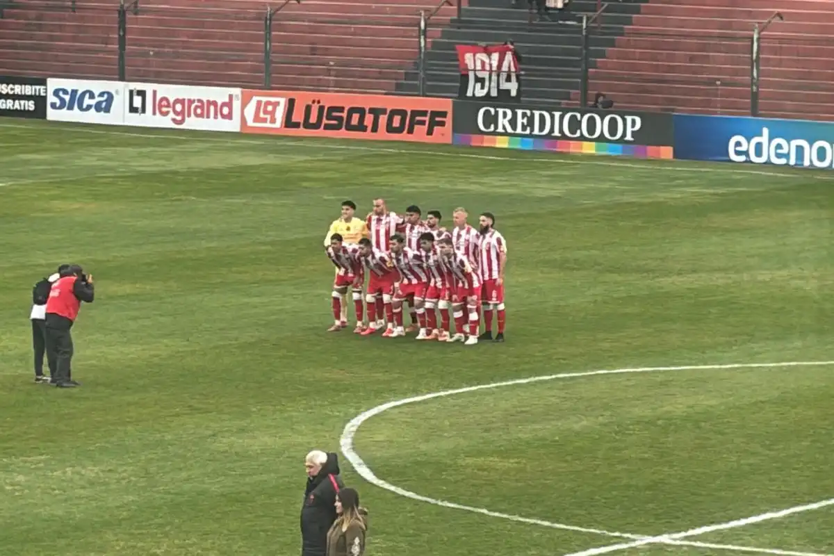 Sale San Martín a la cancha
