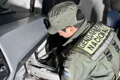 Incautan casi 27 kilos de cocaína ocultos en un doble fondo de un automóvil en Tucumán