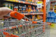 Las ventas en los supermercados se desplomaron un 33% en Tucumán y los consumidores solo compran lo necesario